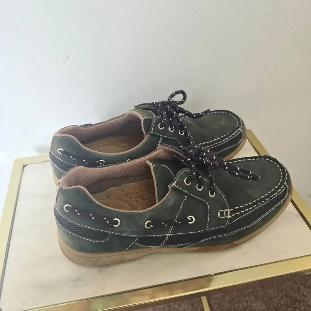 G.H. Bass & Co. Green Boat Earl Navy Loafer for Men Size 10.5